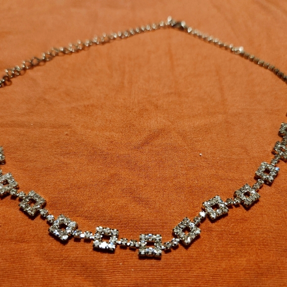 Formal Event Jewelry - Picture 1 of 3